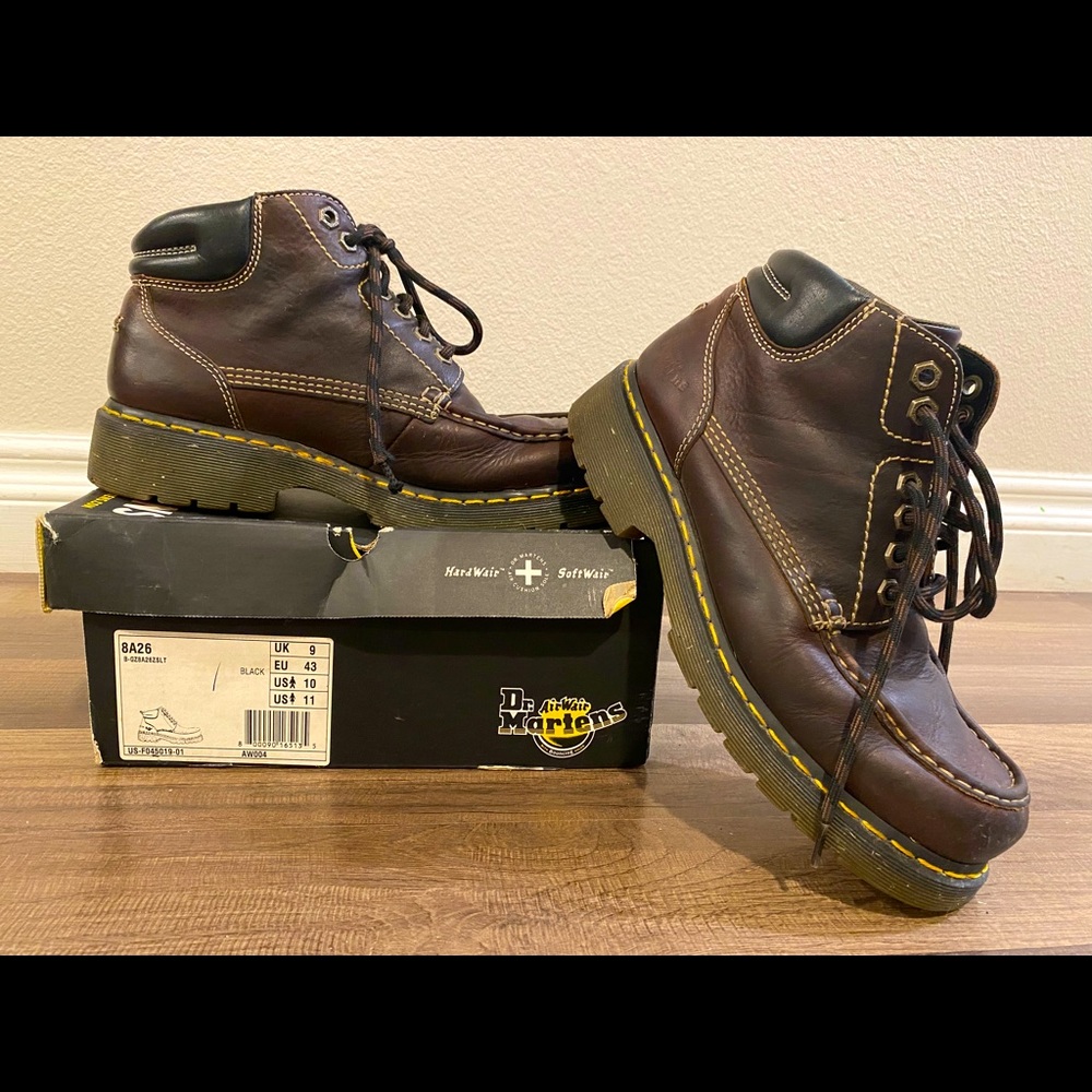 Dr Martens 8A26 Bark Grizzly 6 Hole Toe Boot - Size: US Men-10 / US Women-11